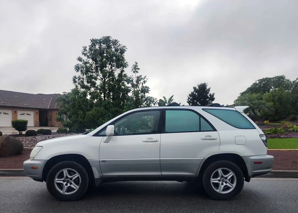 2002 Lexus RX 1st Gen - Image 2 of 14