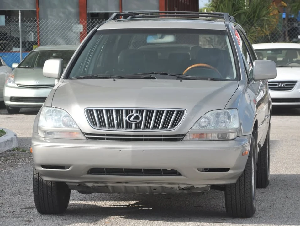2002 Lexus RX 1st Gen - Image 2 of 20