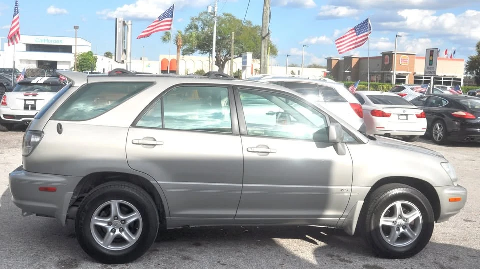 2002 Lexus RX 1st Gen - Image 10 of 20