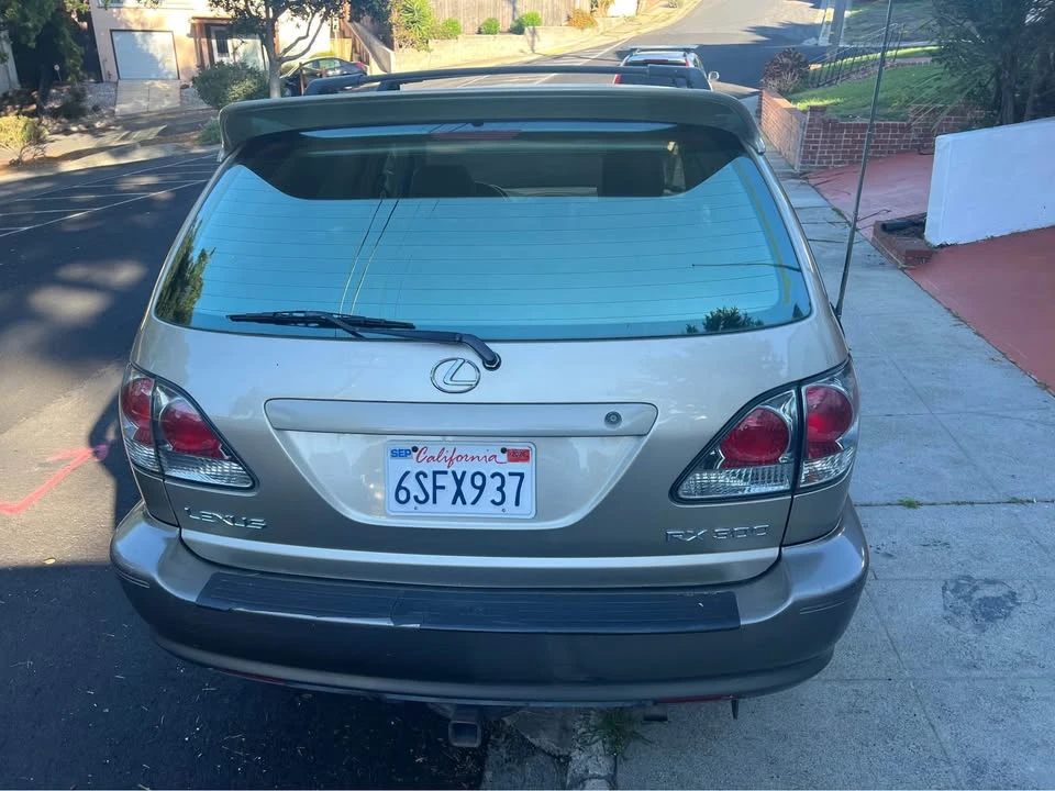 2002 Lexus RX 1st Gen - Image 5 of 19