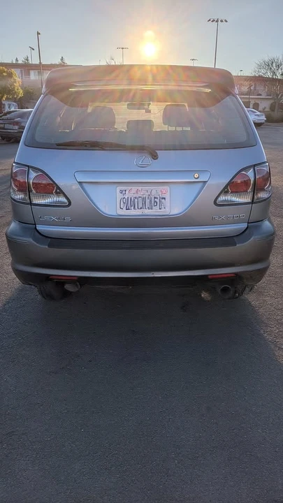 2002 Lexus RX 1st Gen - Image 3 of 15
