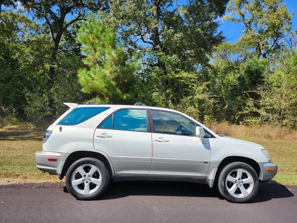 2002 Lexus RX 1st Gen - Image 4 of 12
