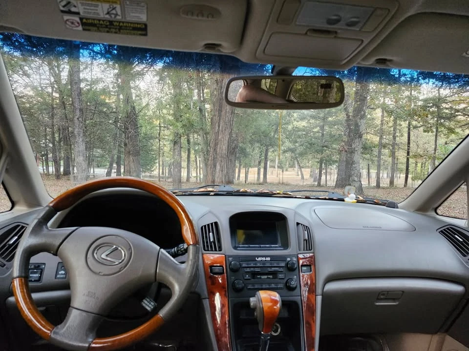 2002 Lexus RX 1st Gen - Image 10 of 12