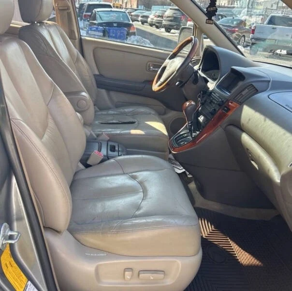 2002 Lexus RX 1st Gen - Image 5 of 8