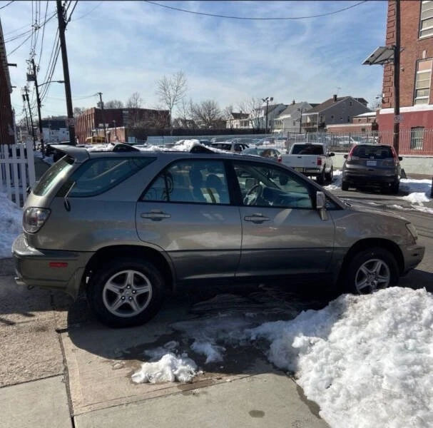 2002 Lexus RX 1st Gen - Image 3 of 8