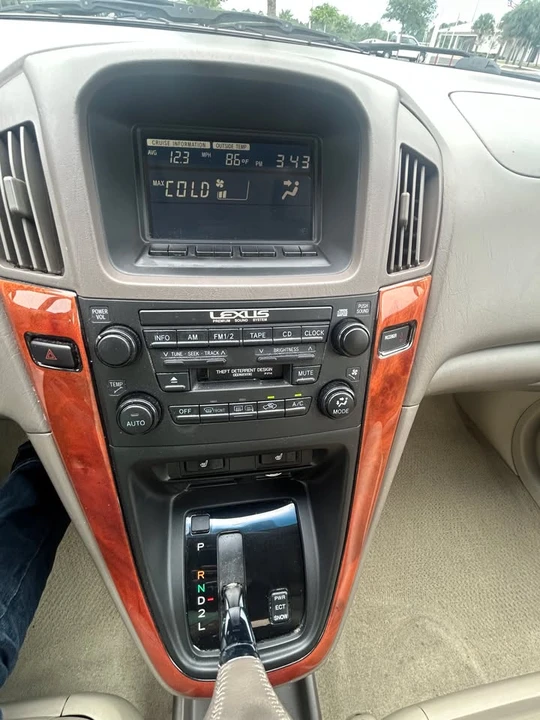 2002 Lexus RX 1st Gen - Image 10 of 20