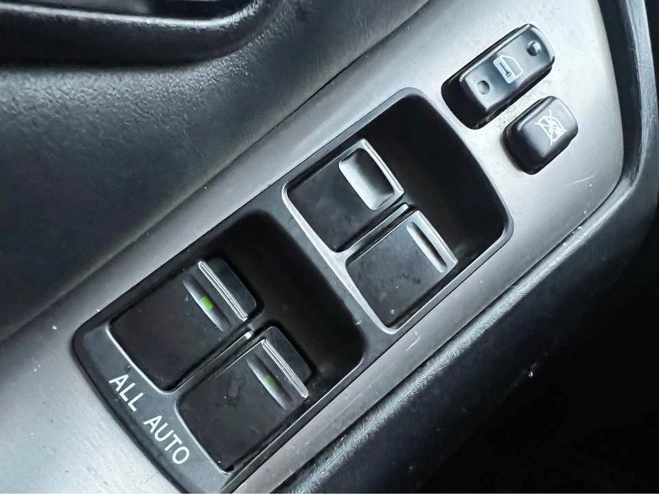 2002 Lexus RX 1st Gen - Image 6 of 11