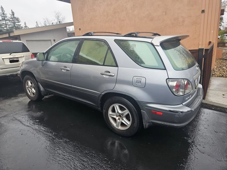 2002 Lexus RX 1st Gen - Image 3 of 4