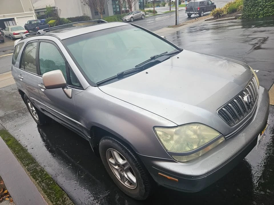 2002 Lexus RX 1st Gen - Image 2 of 4