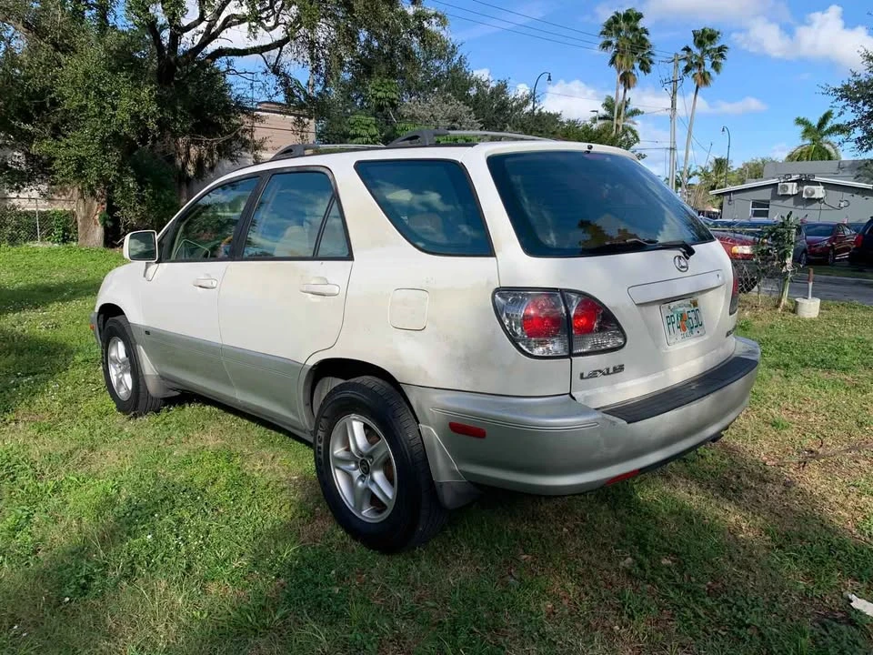 2002 Lexus RX 1st Gen - Image 2 of 7