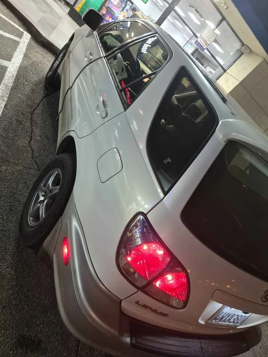 2002 Lexus RX 1st Gen - Image 6 of 10