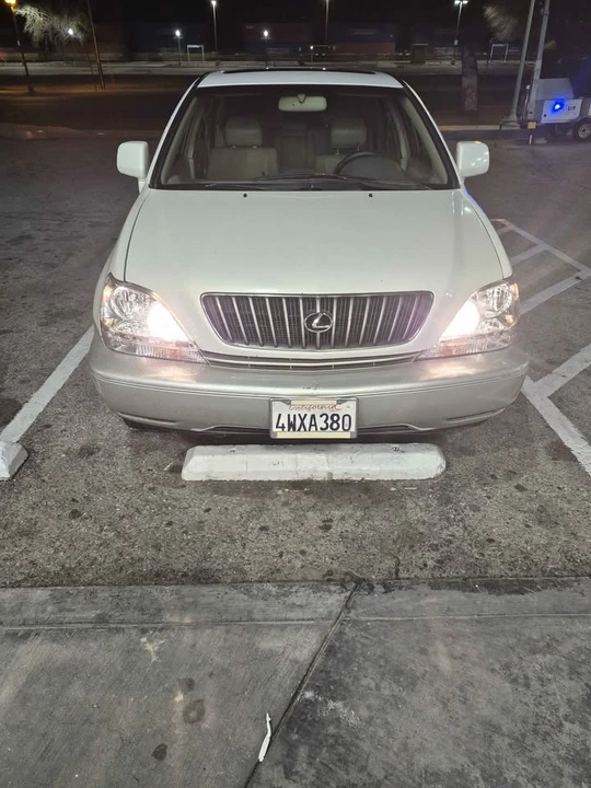 2002 Lexus RX 1st Gen - Image 2 of 10