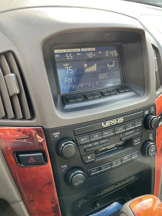 2002 Lexus RX 1st Gen - Image 13 of 18