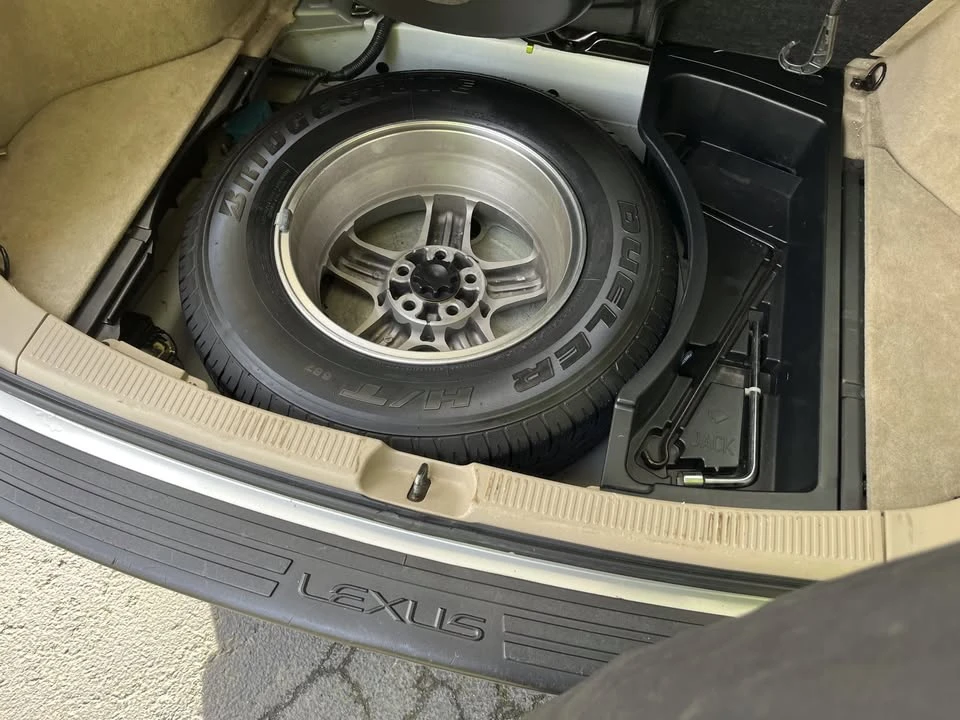 2002 Lexus RX 1st Gen - Image 11 of 18