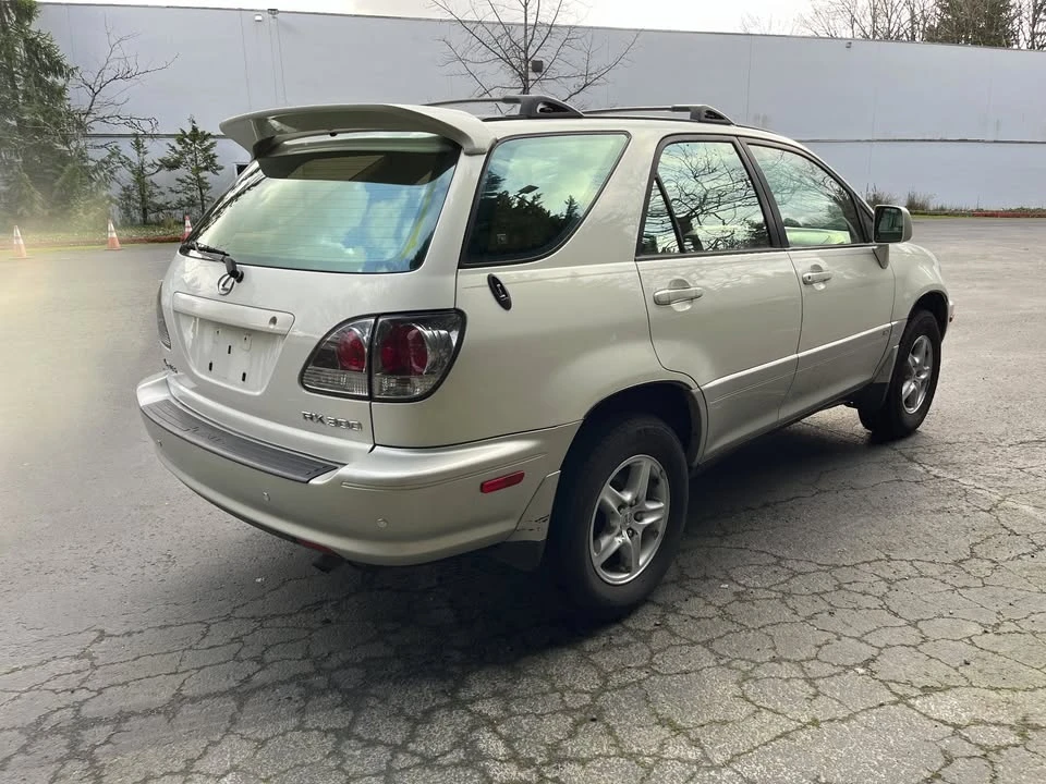 2002 Lexus RX 1st Gen - Image 3 of 11