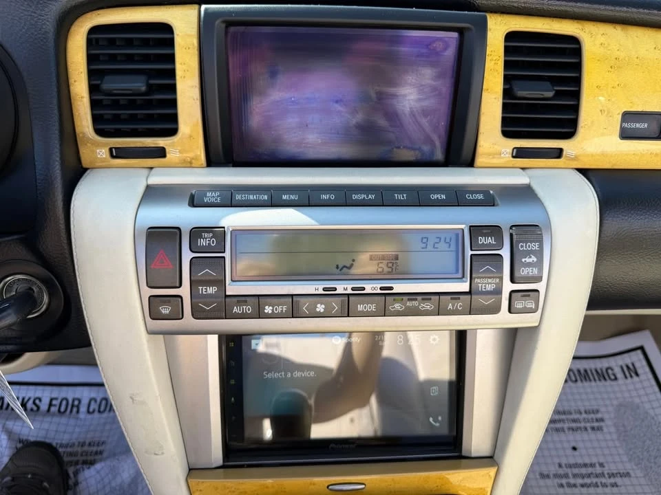 2002 Lexus SC430 - Image 13 of 20