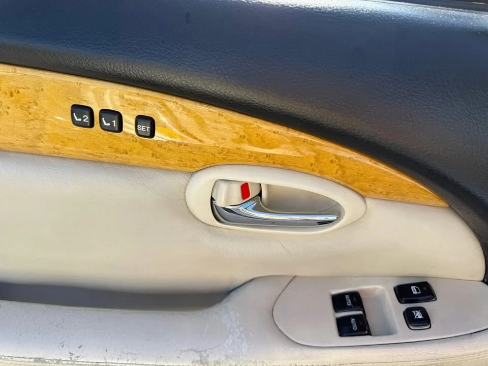 2002 Lexus SC430 - Image 17 of 20
