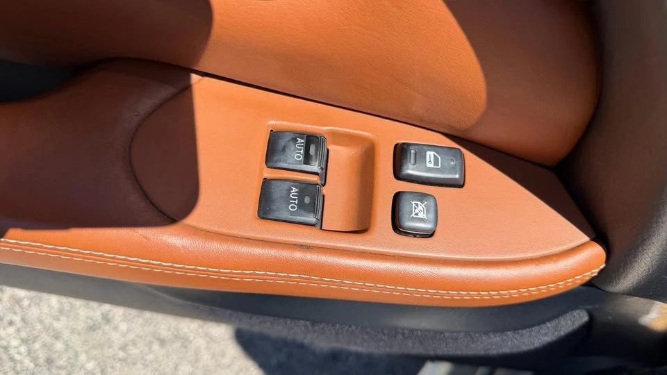 2002 Lexus SC430 - Image 14 of 19