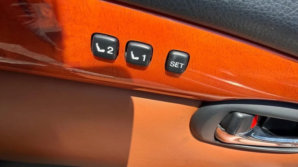 2002 Lexus SC430 - Image 13 of 19