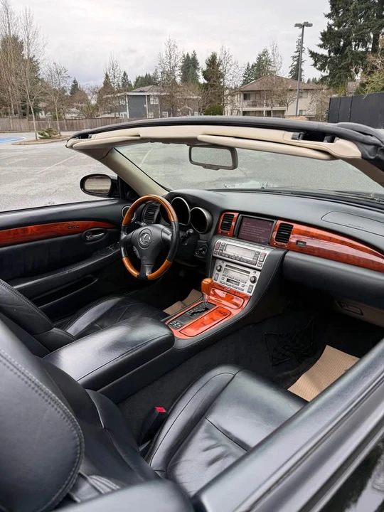 2002 Lexus SC430 - Image 5 of 10