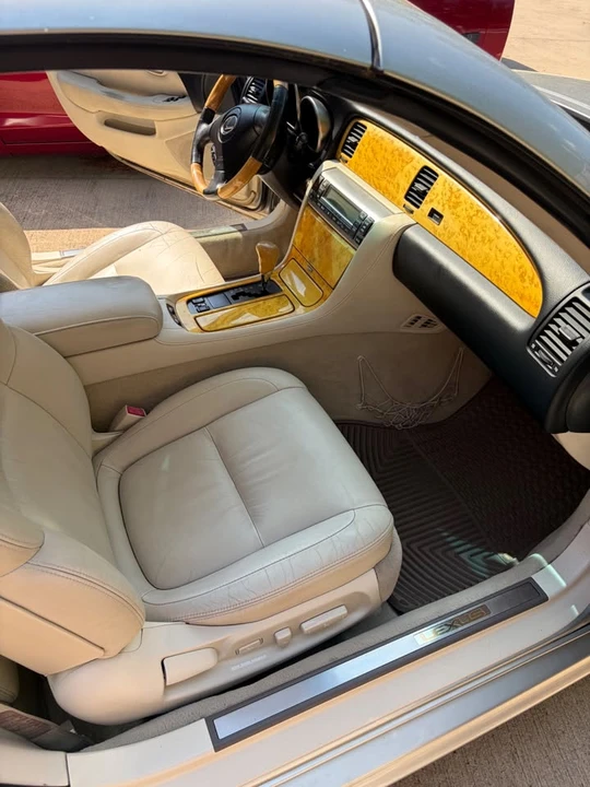 2002 Lexus SC430 - Image 10 of 21