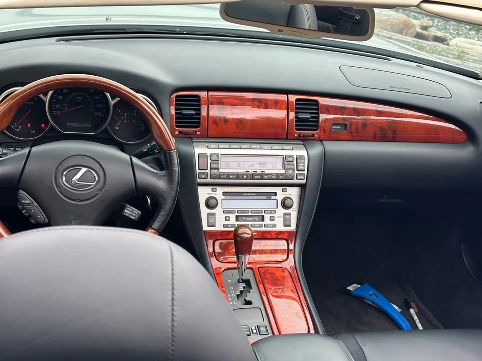 2002 Lexus SC430 - Image 10 of 14