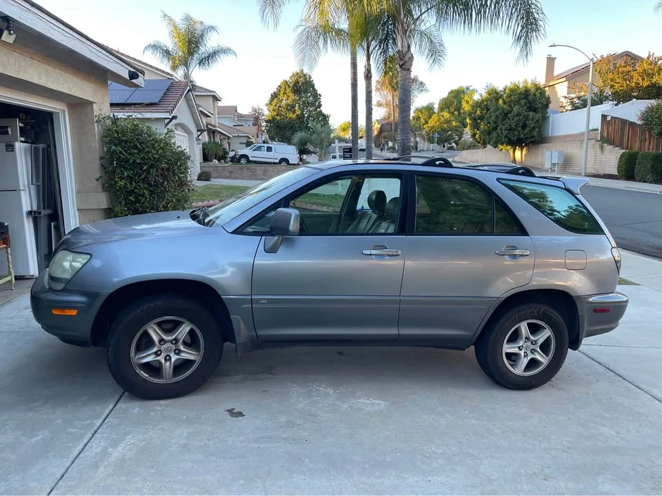 2002 Lexus RX 1st Gen - Image 2 of 10