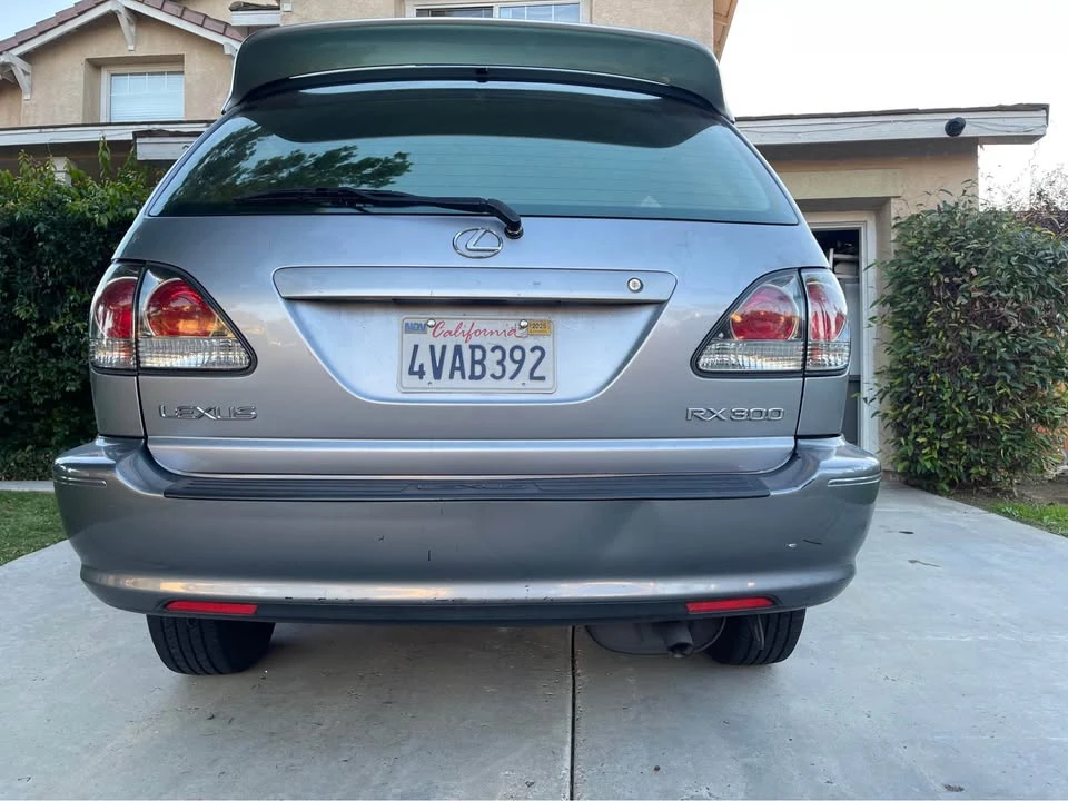 2002 Lexus RX 1st Gen - Image 3 of 10