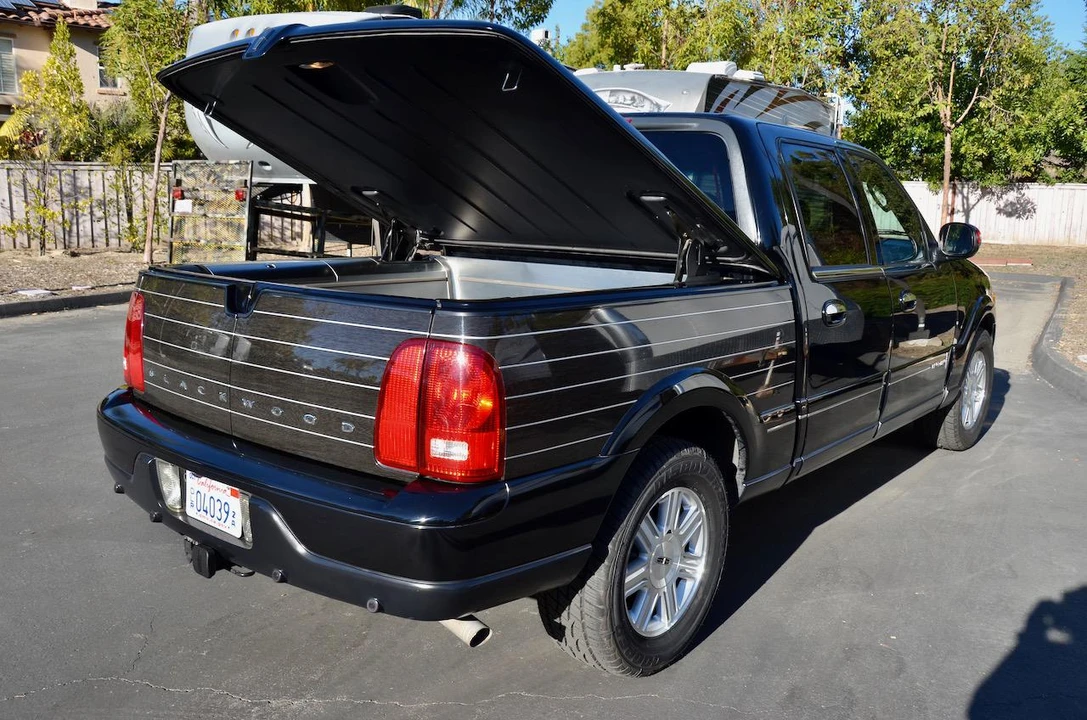 2002 Lincoln Blackwood - Image 3 of 31