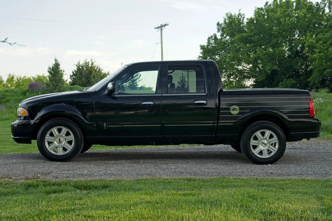 2002 Lincoln Blackwood - Image 3 of 31