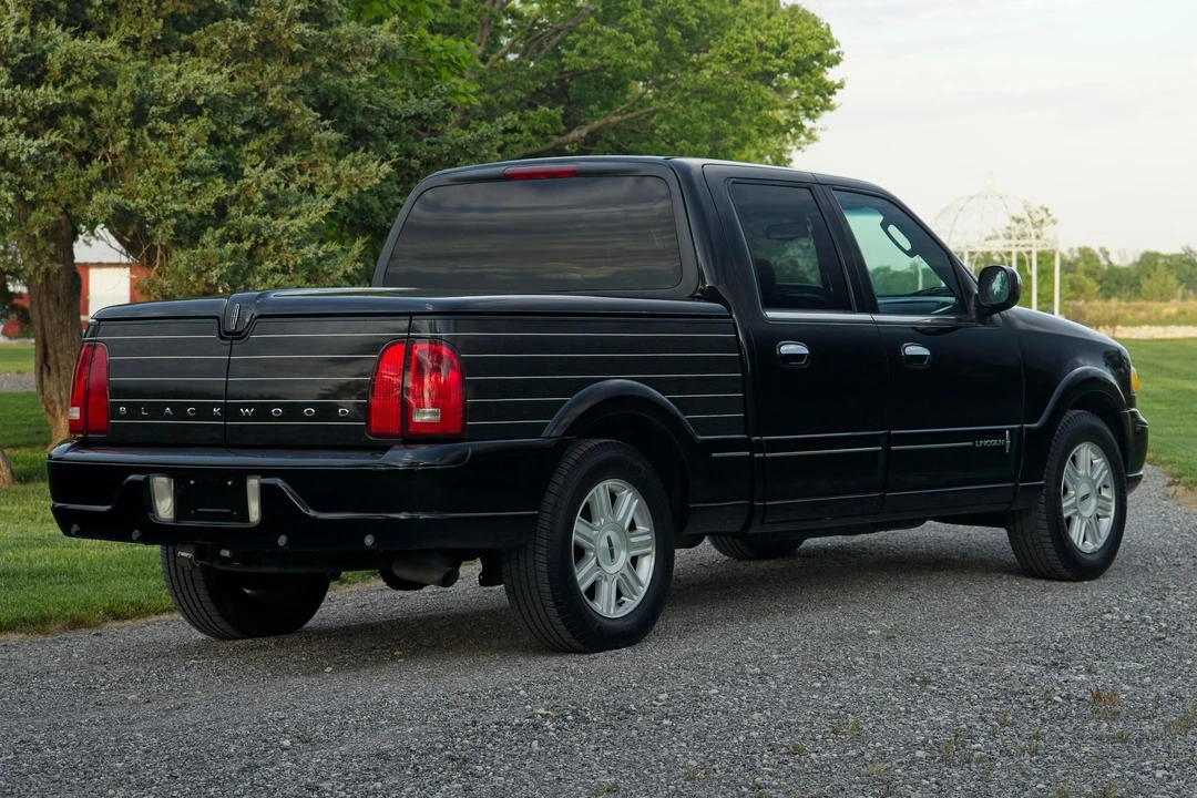 2002 Lincoln Blackwood - Image 4 of 31