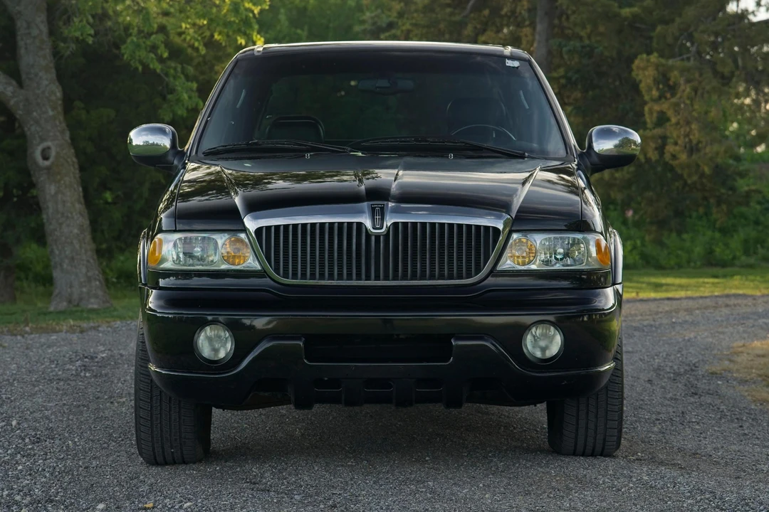 2002 Lincoln Blackwood - Image 2 of 31
