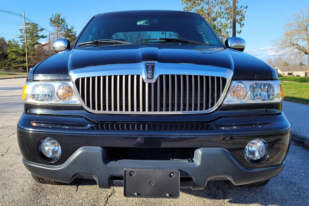 2002 Lincoln Blackwood - Image 2 of 31