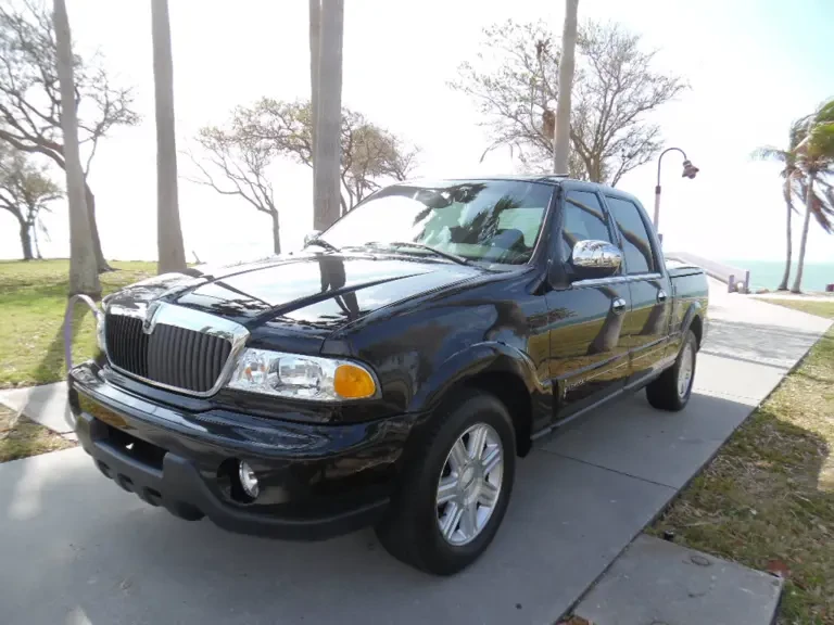 2002 Lincoln Blackwood - Image 2 of 2