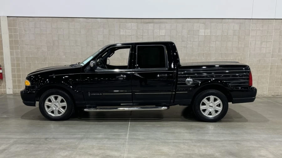 2002 Lincoln Blackwood - Image 2 of 10