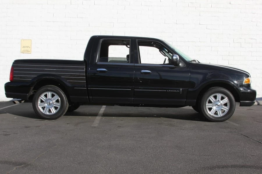 2002 Lincoln Blackwood - Image 2 of 11