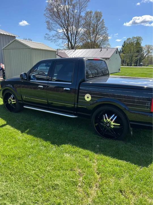 2002 Lincoln Blackwood - Image 2 of 20