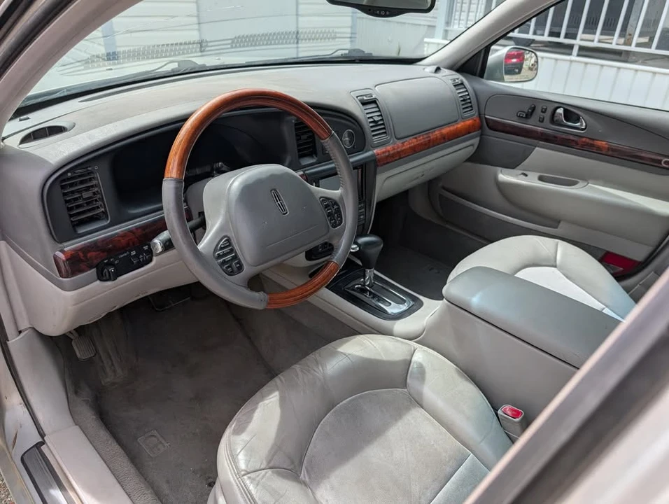 2002 Lincoln Continental 9th Gen - Image 4 of 8