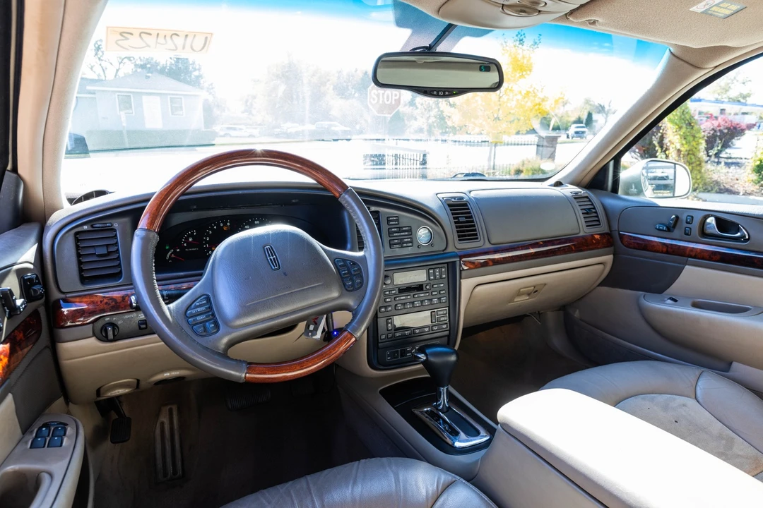 2002 Lincoln Continental 9th Gen - Image 18 of 21