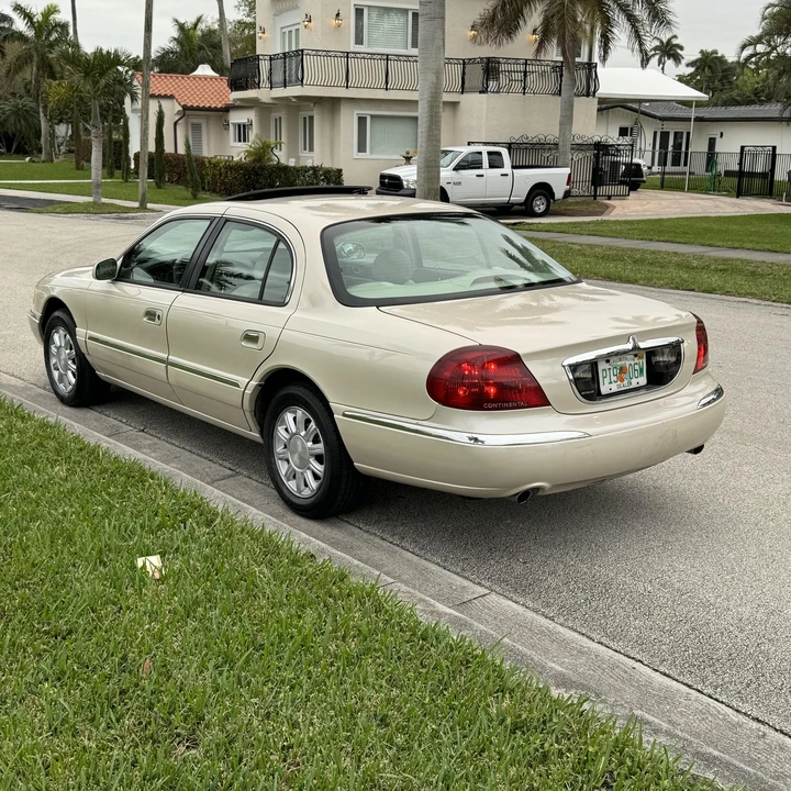 2002 Lincoln Continental 9th Gen - Image 8 of 12