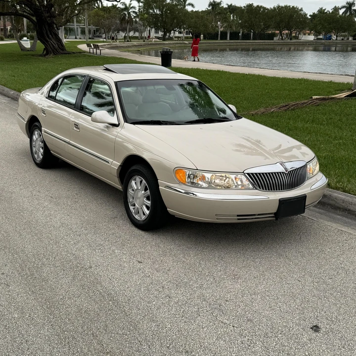 2002 Lincoln Continental 9th Gen - Image 2 of 12