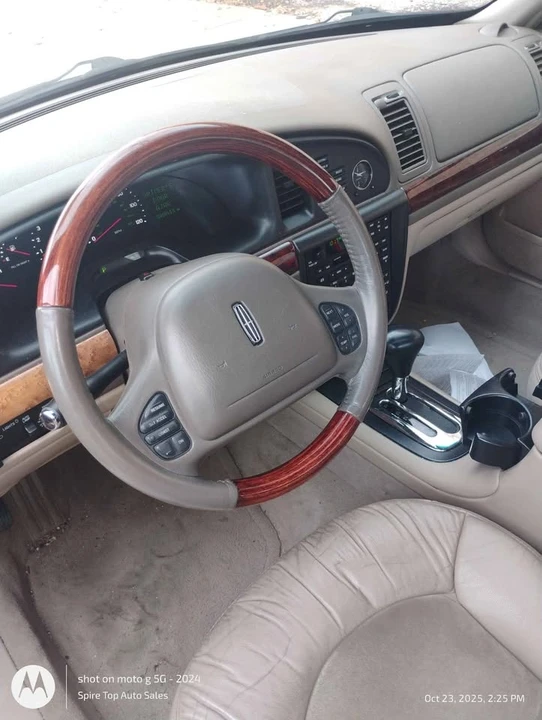 2002 Lincoln Continental 9th Gen - Image 4 of 5