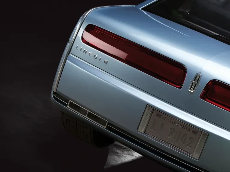 2002 Lincoln Continental 9th Gen - Image 11 of 13