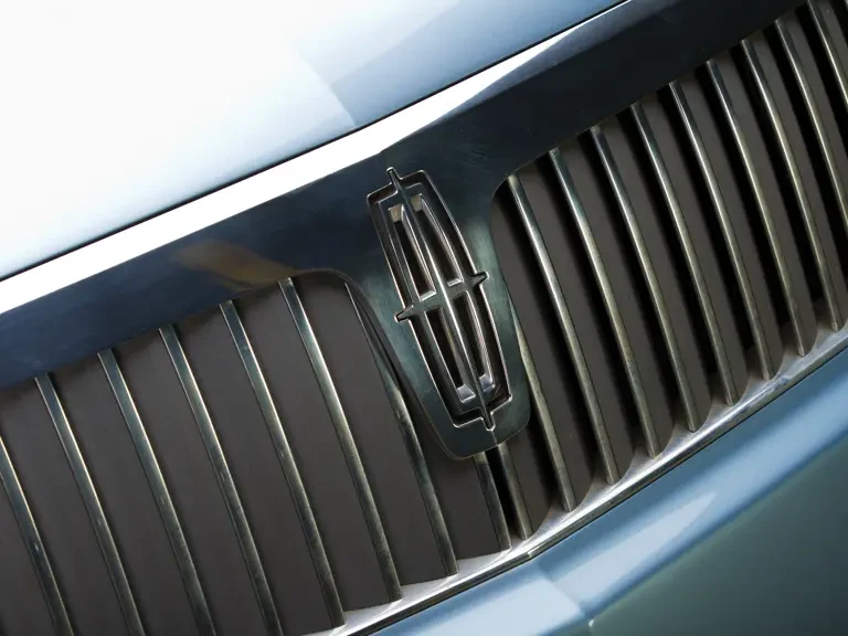 2002 Lincoln Continental 9th Gen - Image 7 of 13