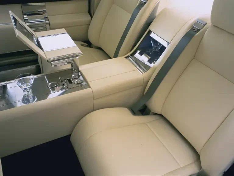 2002 Lincoln Continental 9th Gen - Image 9 of 17