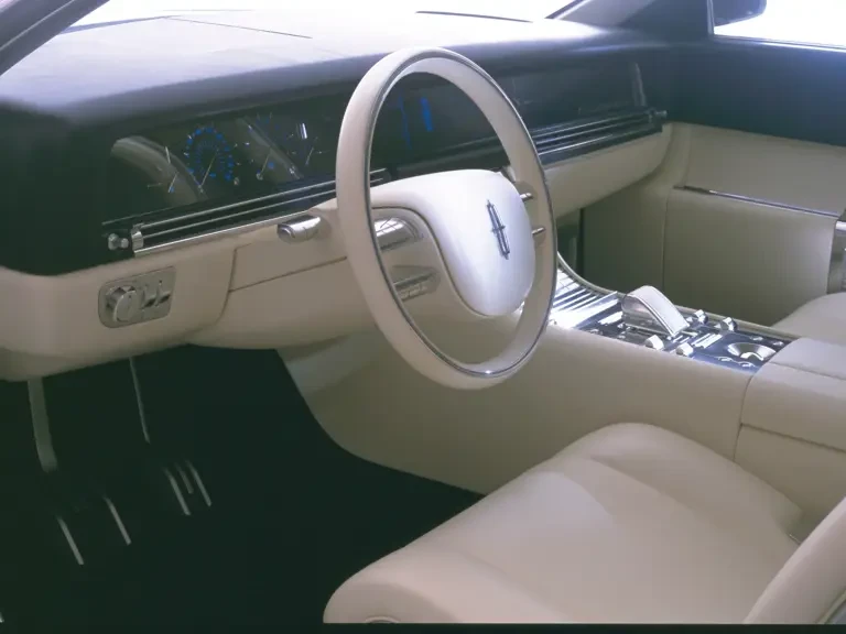 2002 Lincoln Continental 9th Gen - Image 3 of 17