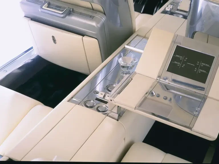 2002 Lincoln Continental 9th Gen - Image 14 of 17