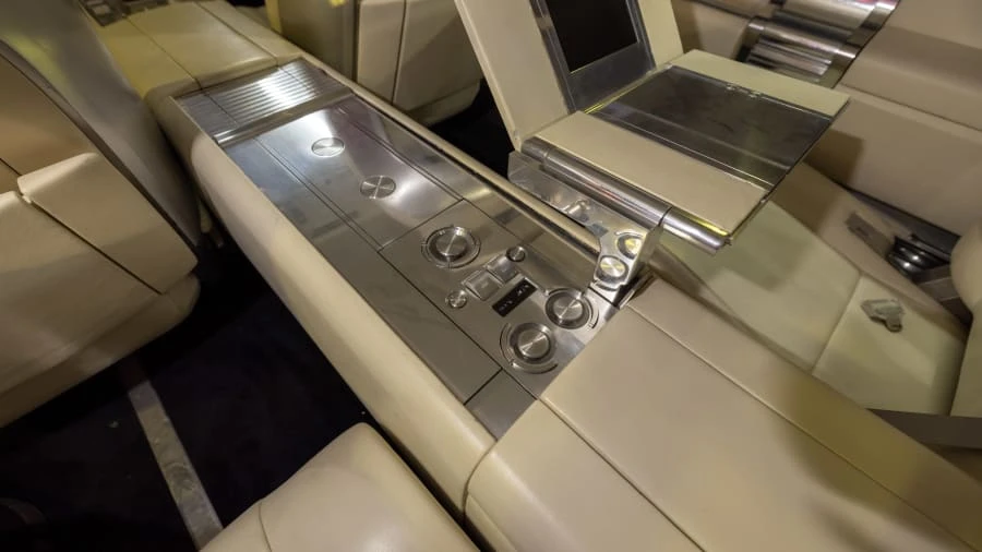 2002 Lincoln Continental 9th Gen - Image 27 of 31