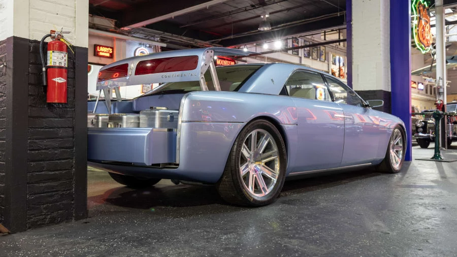 2002 Lincoln Continental 9th Gen - Image 3 of 31