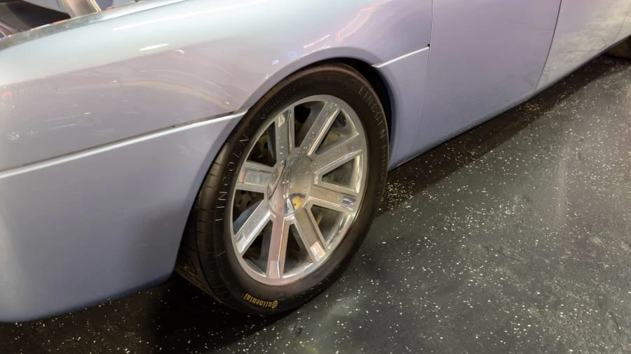 2002 Lincoln Continental 9th Gen - Image 8 of 31
